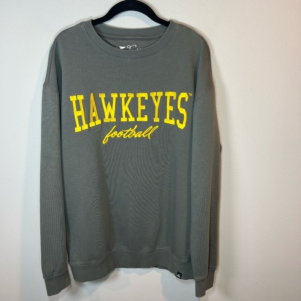 Gameday Social Iowa Hawkeyes Football Embossed Crewneck Sweatshirt Gray Sz Large